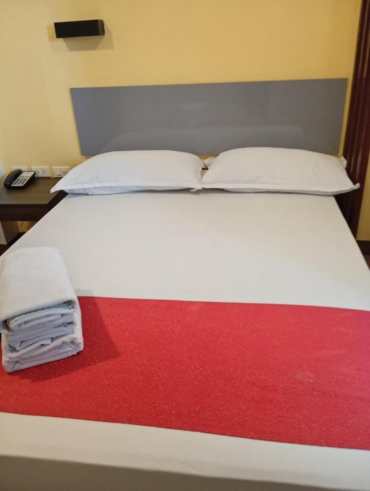 Mc Hotel Novaliches 加洛坎 外观 照片